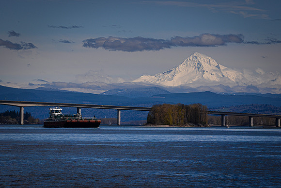 Sailing_Columbia_River_4-2020-3